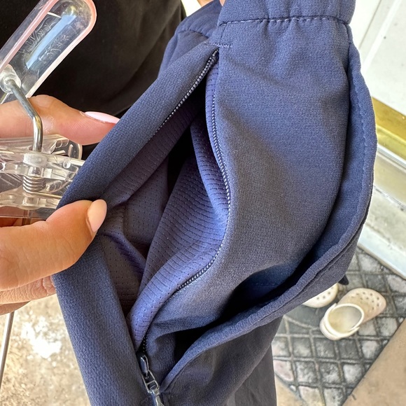 Men tracksmith navy blue shorts - Picture 10 of 11